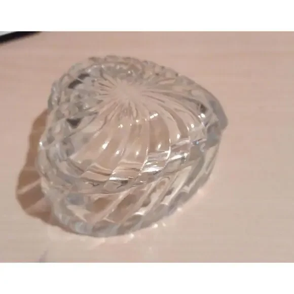 Vintage Ribbed Glass Crystal Heart Shaped Trinket Dish With Lid - Picture 5 of 6